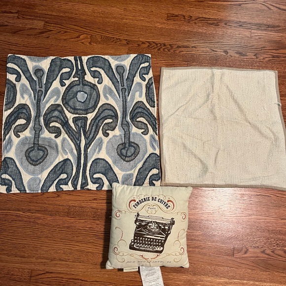 Pottery Barn Accents Pottery Barn Pillow Cases And Mini Pillow Ikat